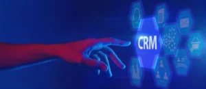 Automatización de procesos de CRM en una oficina moderna